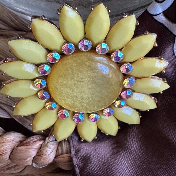 60s Yellow Sunburst Brooch - Picture 1 of 8